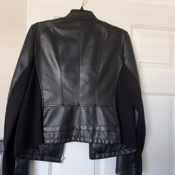 New York company Leather jacket. - Picture 2 of 6
